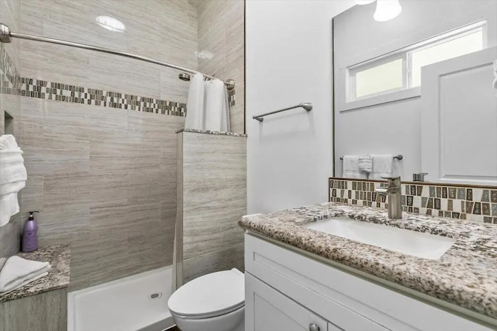 Unit 15 Maui Ohana Modern Studio Wailuku Apartment